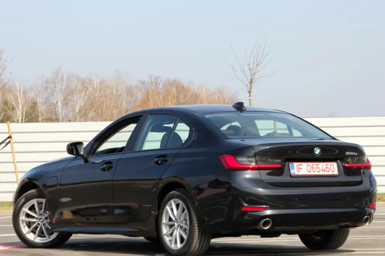 BMW 330e (Seria 3) din 2020 cu 162.500 km - oferta BMW219949 - foto 18