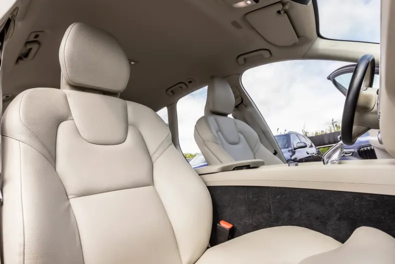 Volvo XC60 din 2021 cu 98.000 km - oferta VOL219975 - foto 5