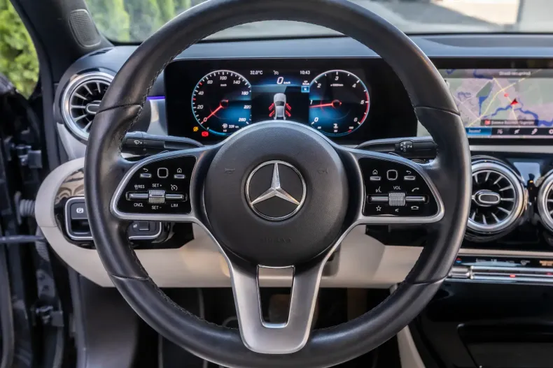 Mercedes-Benz A 200 (Clasa A) din 2021 cu 130.000 km - oferta MER219978 - foto 18