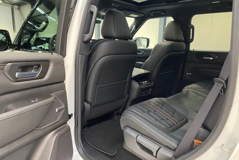 Nissan Armada din 2026 cu 20 km - oferta NIS219989 - foto 21