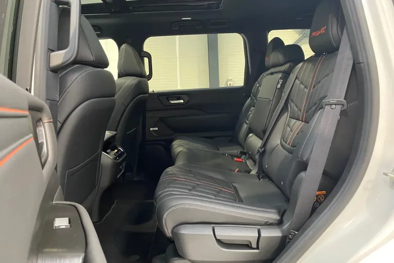 Nissan Armada din 2026 cu 20 km - oferta NIS219989 - foto 22