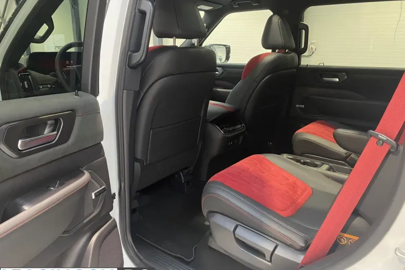 Nissan Armada din 2026 cu 20 km - oferta NIS219990 - foto 21