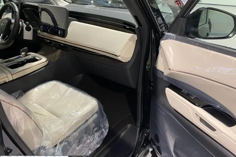 Lexus LM din 2024 cu 10 km - oferta LEX219992 - foto 13