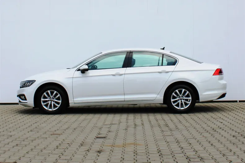 Volkswagen Passat din 2022 cu 60.832 km - oferta VOL219999 - foto 2