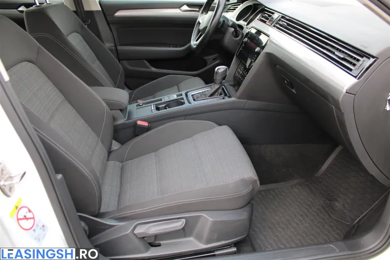 Volkswagen Passat din 2022 cu 60.832 km - oferta VOL219999 - foto 14
