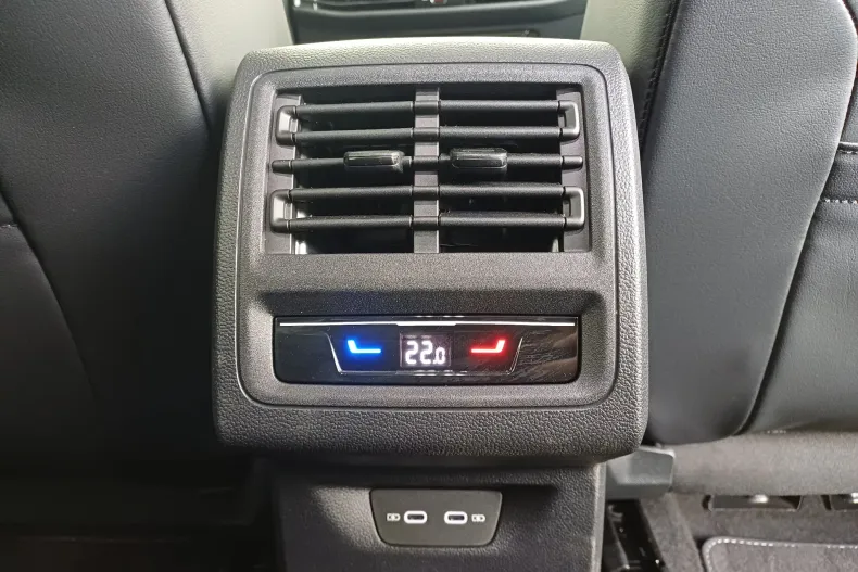 Volkswagen Golf din 2026 cu 2.910 km - oferta VOL220011 - foto 33