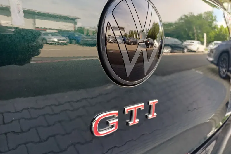 Volkswagen Golf din 2026 cu 2.910 km - oferta VOL220011 - foto 35