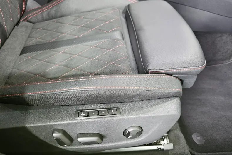 Skoda Octavia din 2026 cu 2.387 km - oferta SKO220012 - foto 39