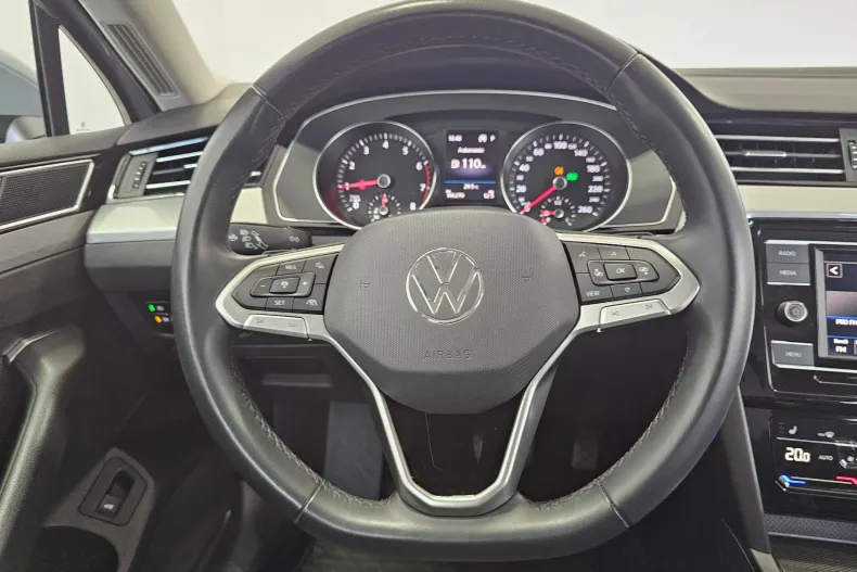 Volkswagen Passat din 2022 cu 106.270 km - oferta VOL220013 - foto 9