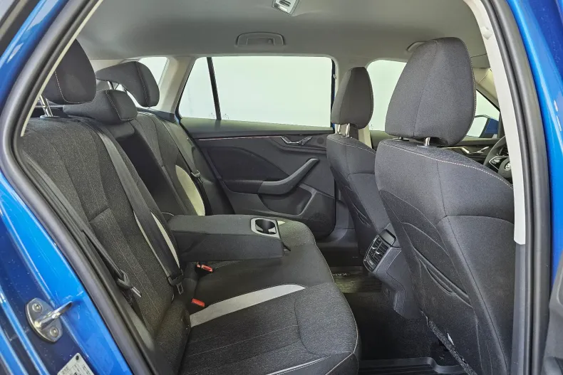 Skoda Kamiq din 2025 cu 4.747 km - oferta SKO220018 - foto 30