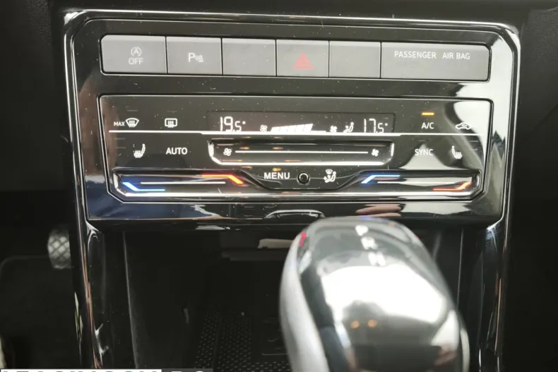 Volkswagen T-Cross din 2024 cu 15.000 km - oferta VOL220040 - foto 16