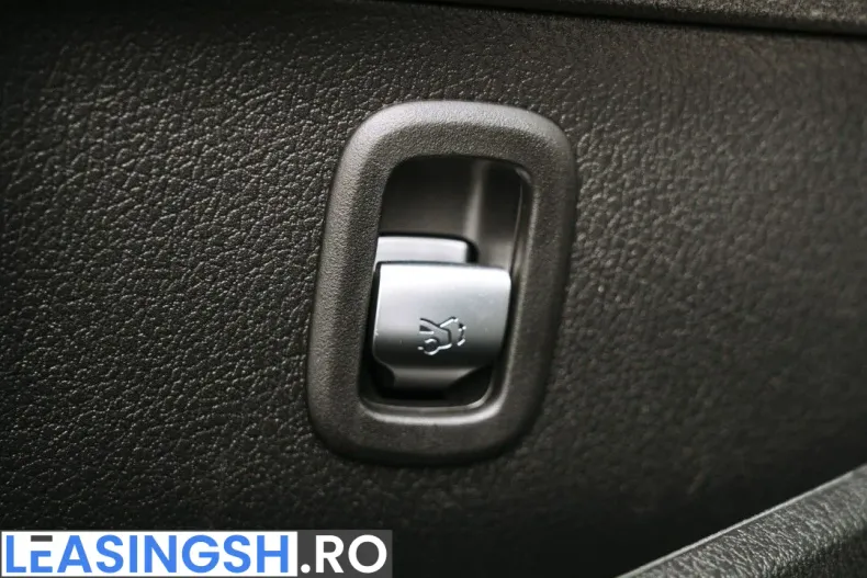 Mercedes-Benz C 220 (Clasa C) din 2026 cu 1 km - oferta MER220052 - foto 28