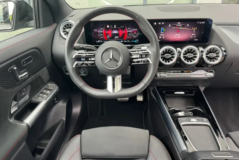 Mercedes-Benz GLA (Clasa GLA) din 2025 cu 15.800 km - oferta MER220055 - foto 8