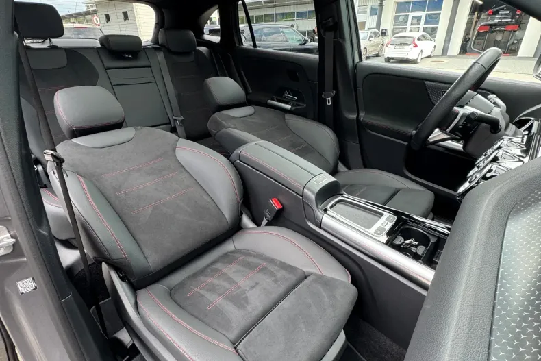 Mercedes-Benz GLA (Clasa GLA) din 2025 cu 15.800 km - oferta MER220055 - foto 27