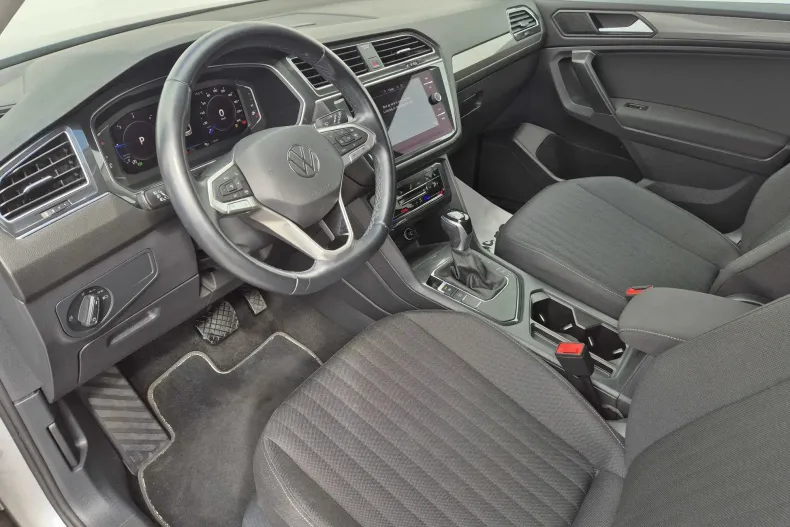 Volkswagen Tiguan din 2023 cu 39.611 km - oferta VOL220074 - foto 9
