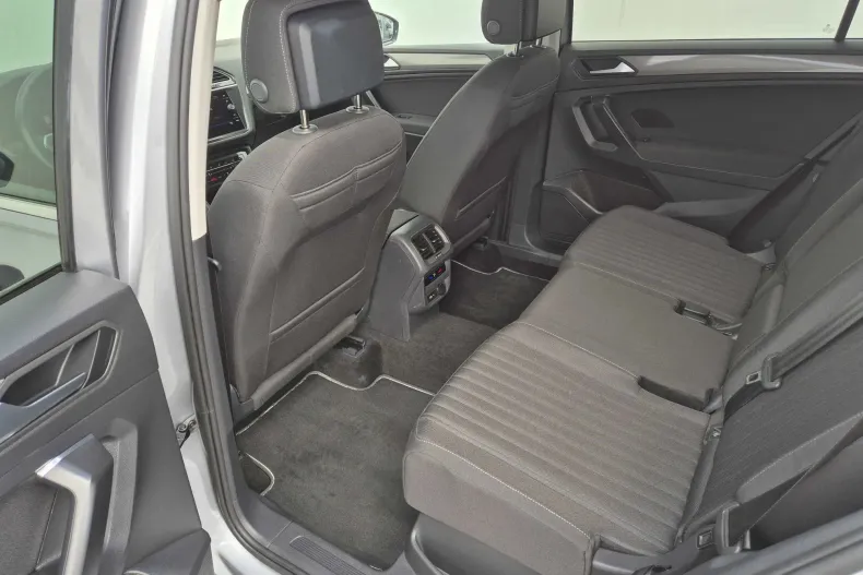 Volkswagen Tiguan din 2023 cu 39.611 km - oferta VOL220074 - foto 10