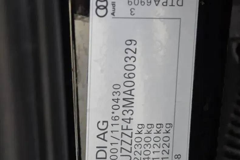 Audi A4 Limuzina din 2021 cu 137.844 km - oferta AUD220095 - foto 38