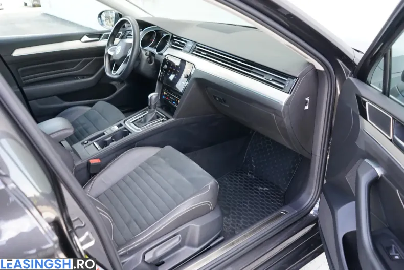Volkswagen Passat din 2022 cu 50.274 km - oferta VOL220101 - foto 24