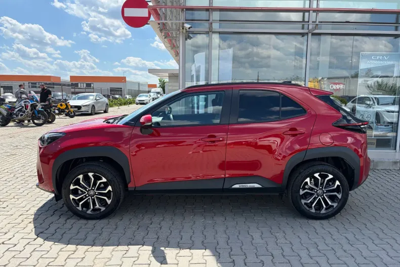 Toyota Yaris Cross din 2025 cu 4.200 km - oferta TOY220128 - foto 3