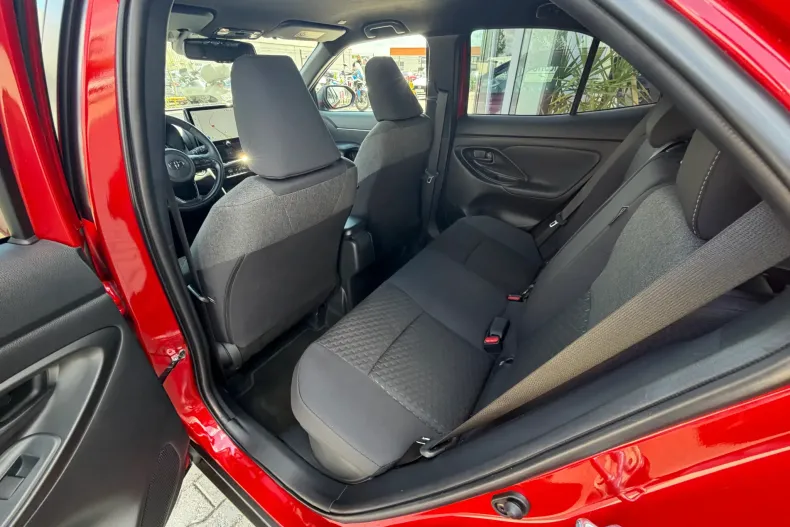 Toyota Yaris Cross din 2025 cu 4.200 km - oferta TOY220128 - foto 9