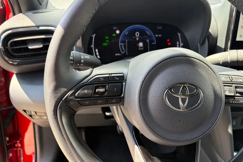 Toyota Yaris Cross din 2025 cu 4.200 km - oferta TOY220128 - foto 15