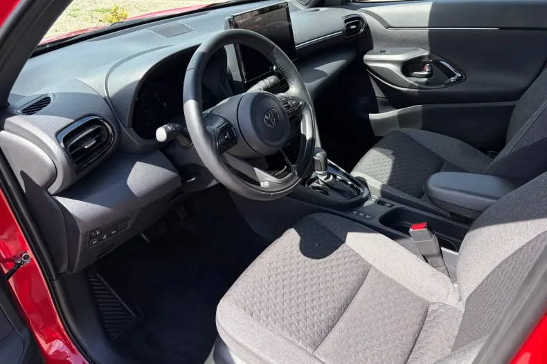 Toyota Yaris Cross din 2025 cu 4.200 km - oferta TOY220128 - foto 18