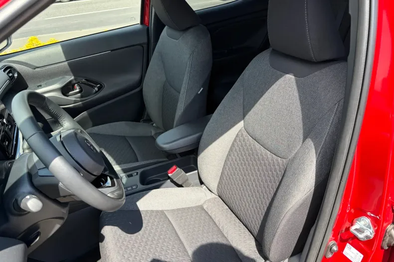 Toyota Yaris Cross din 2025 cu 4.200 km - oferta TOY220128 - foto 19