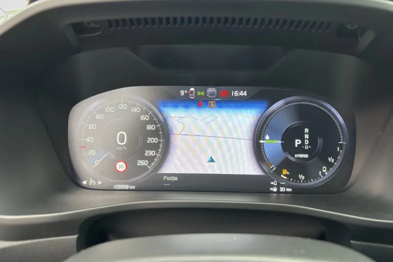 Volvo XC40 din 2022 cu 109.600 km - oferta VOL220161 - foto 13