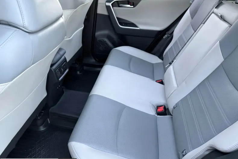 Toyota RAV4 din 2021 cu 65.032 km - oferta TOY220191 - foto 13