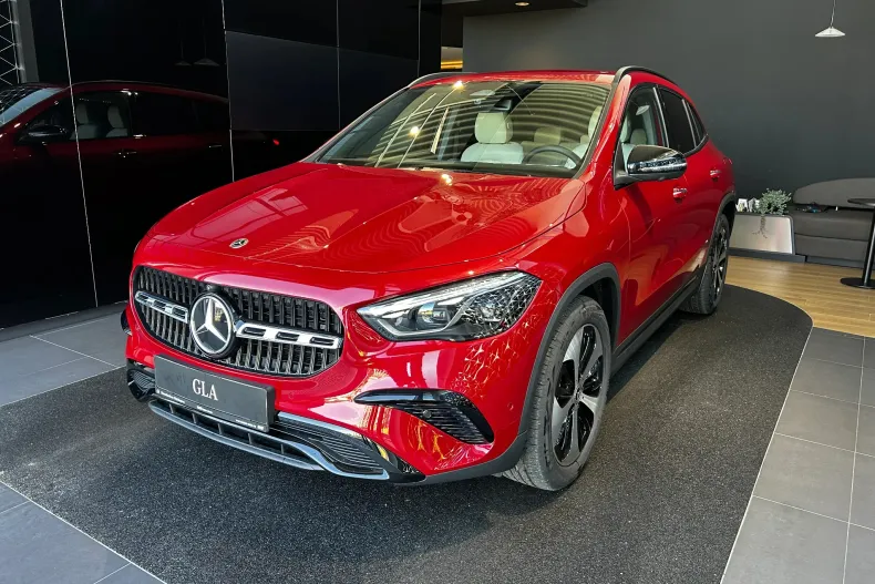 Mercedes-Benz GLA (Clasa GLA) din 2026 cu 6 km - oferta MER220198 - foto 3