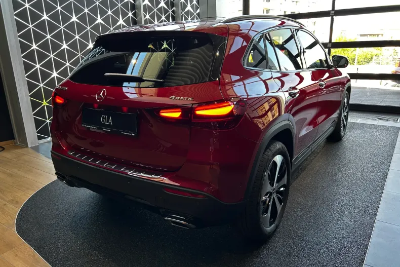 Mercedes-Benz GLA (Clasa GLA) din 2026 cu 6 km - oferta MER220198 - foto 4