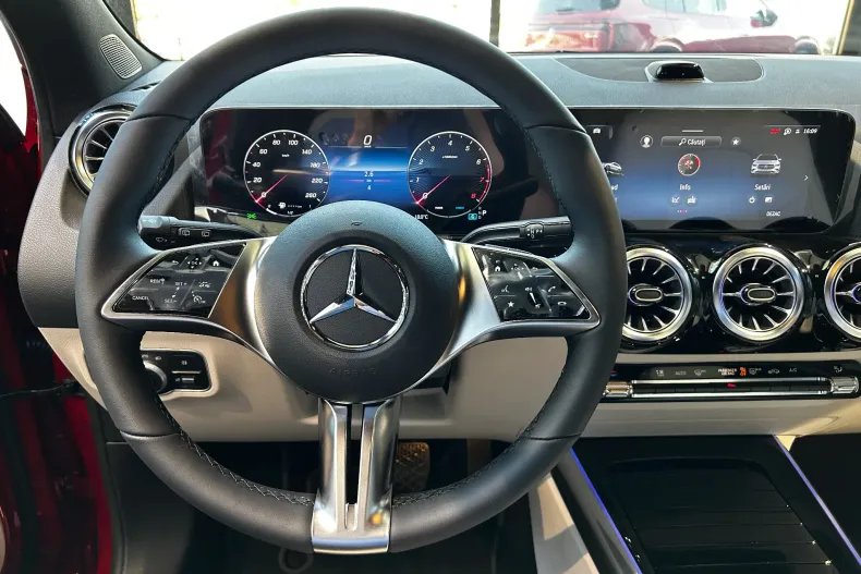 Mercedes-Benz GLA (Clasa GLA) din 2026 cu 6 km - oferta MER220198 - foto 13