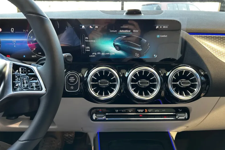 Mercedes-Benz GLA (Clasa GLA) din 2026 cu 6 km - oferta MER220198 - foto 17