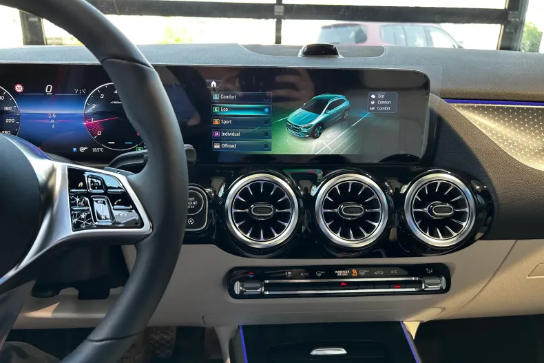 Mercedes-Benz GLA (Clasa GLA) din 2026 cu 6 km - oferta MER220198 - foto 19