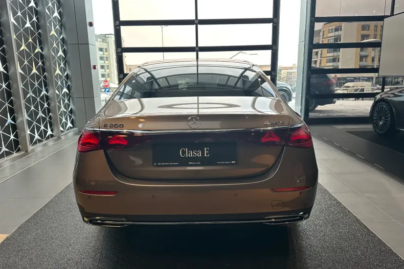 Mercedes-Benz E (Clasa E) din 2025 cu 3.000 km - oferta MER220202 - foto 4