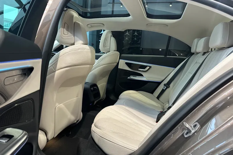 Mercedes-Benz E (Clasa E) din 2025 cu 3.000 km - oferta MER220202 - foto 9