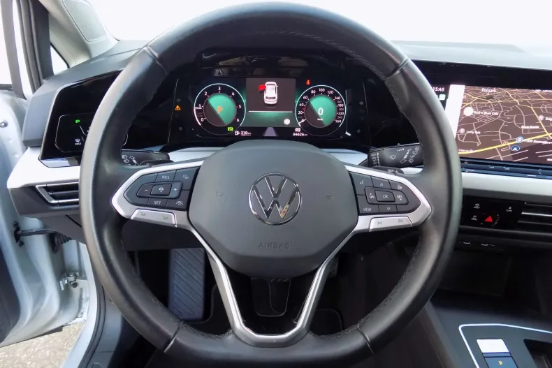 Volkswagen Golf din 2023 cu 64.623 km - oferta VOL220215 - foto 13