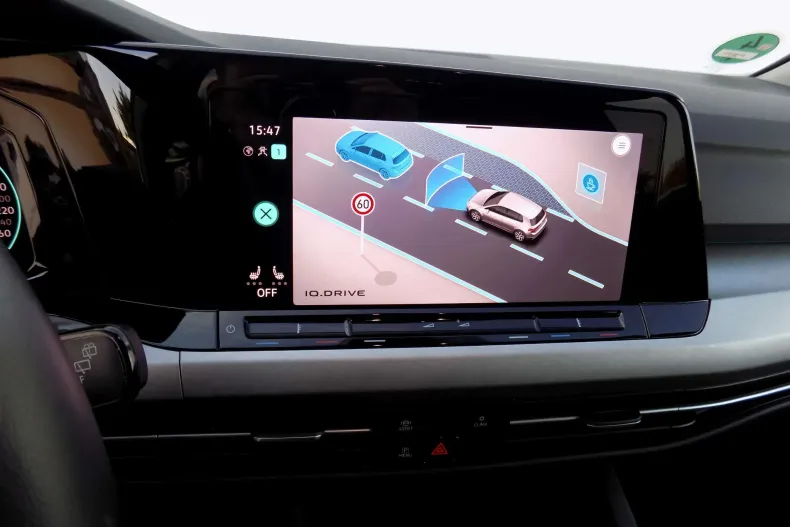 Volkswagen Golf din 2023 cu 64.623 km - oferta VOL220215 - foto 21