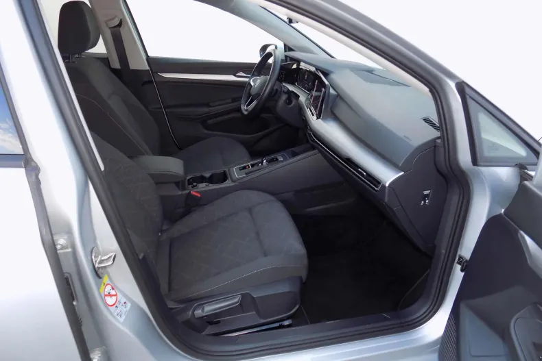 Volkswagen Golf din 2023 cu 64.623 km - oferta VOL220215 - foto 27