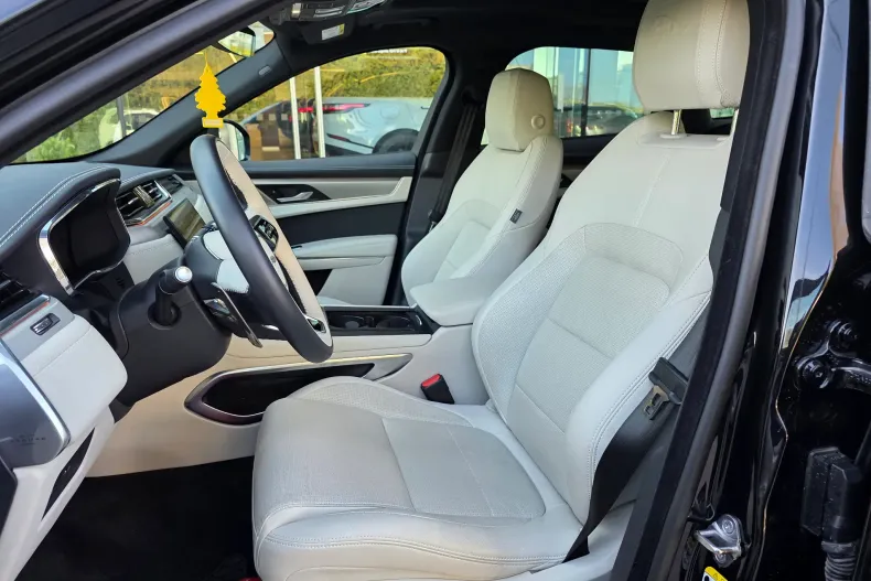 Jaguar F-Pace din 2025 cu 8.000 km - oferta JAG220225 - foto 4