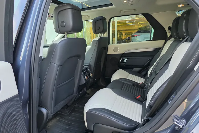 Land Rover Discovery din 2025 cu 15.000 km - oferta LAN220227 - foto 8