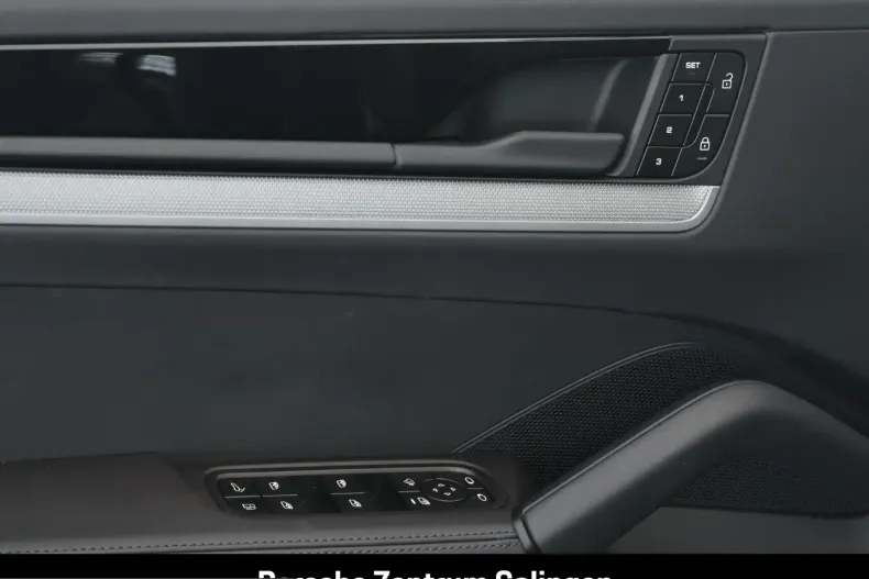 Porsche Cayenne din 2024 cu 6.600 km - oferta POR220243 - foto 13