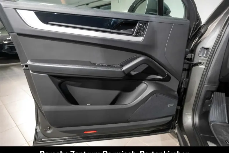 Porsche Cayenne din 2024 cu 25.793 km - oferta POR220256 - foto 13