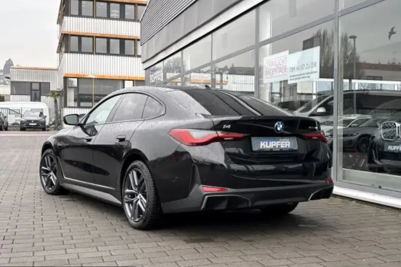 BMW i4 (Seria 4) din 2023 cu 28.990 km - oferta BMW220259 - foto 3