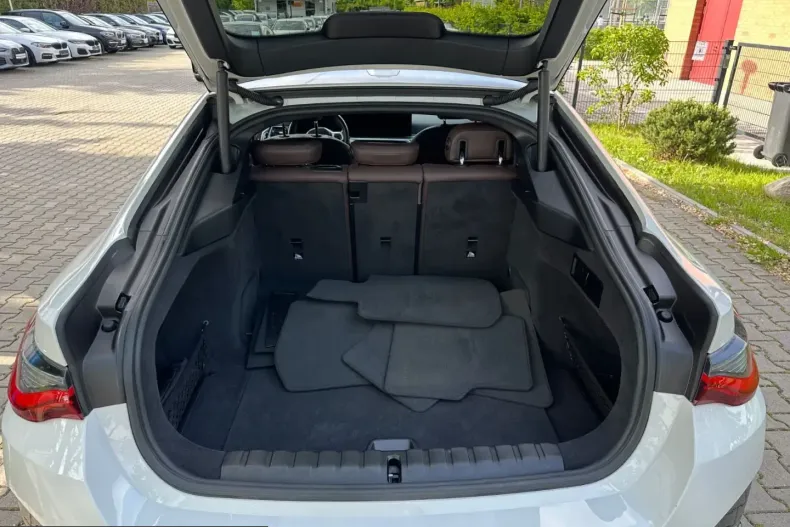 BMW i4 (Seria 4) din 2023 cu 54.500 km - oferta BMW220260 - foto 6