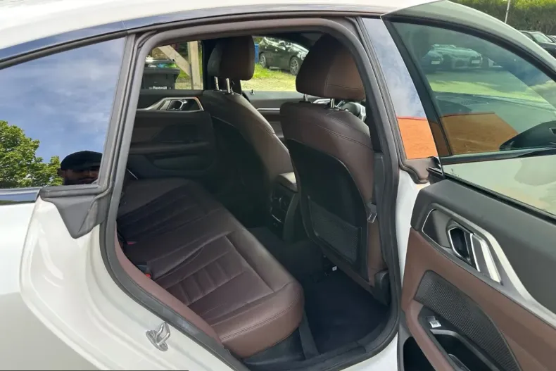 BMW i4 (Seria 4) din 2023 cu 54.500 km - oferta BMW220260 - foto 17
