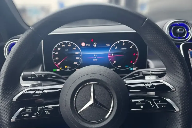 Mercedes-Benz GLC 300 (Clasa GLC) din 2024 cu 8.678 km - oferta MER220291 - foto 9