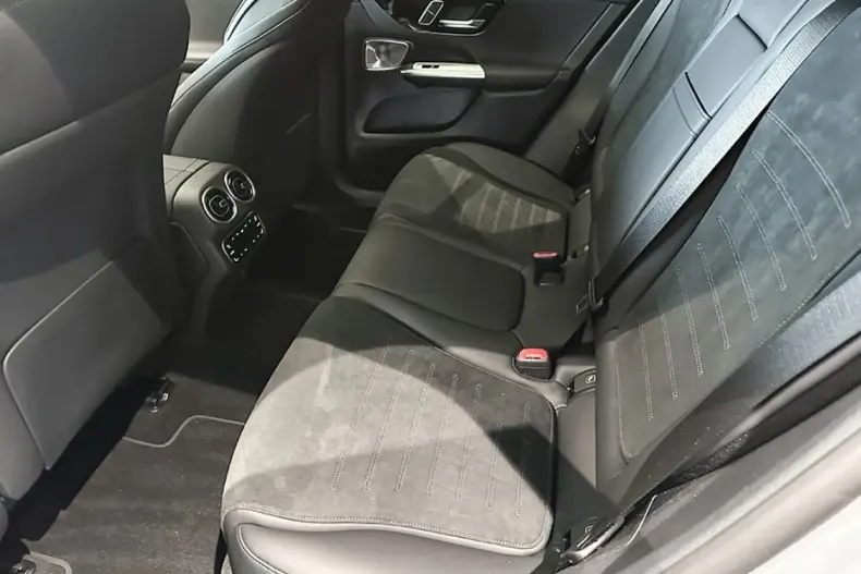 Mercedes-Benz GLC 300 (Clasa GLC) din 2025 cu 2.700 km - oferta MER220297 - foto 14