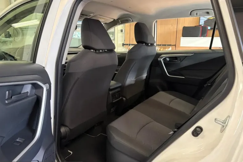 Toyota RAV4 din 2021 cu 73.377 km - oferta TOY220308 - foto 15