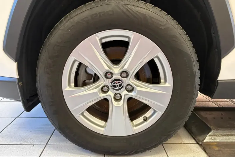 Toyota RAV4 din 2021 cu 73.377 km - oferta TOY220308 - foto 18